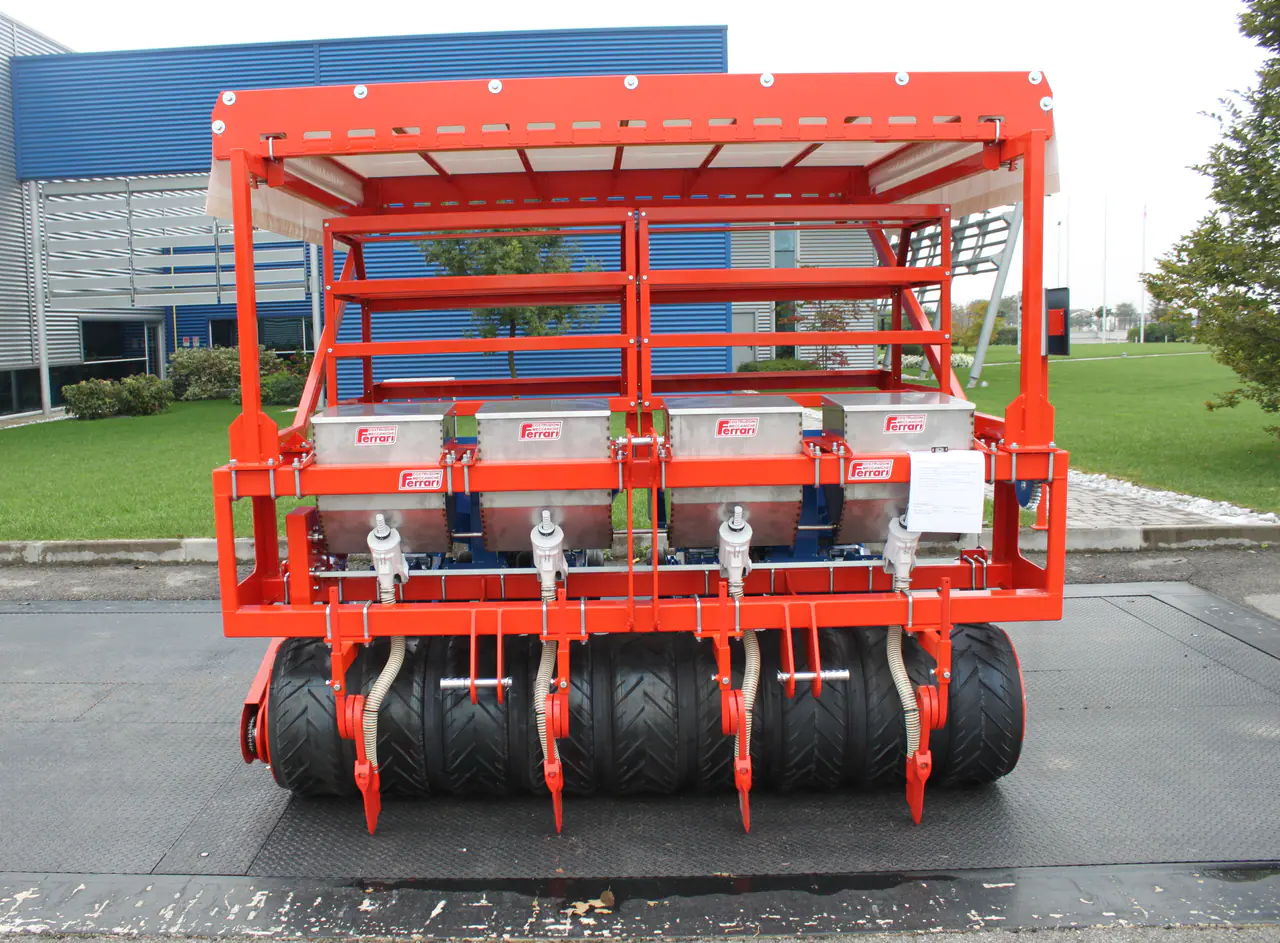 Mechanised planting of vegetatively propagated biomass crops